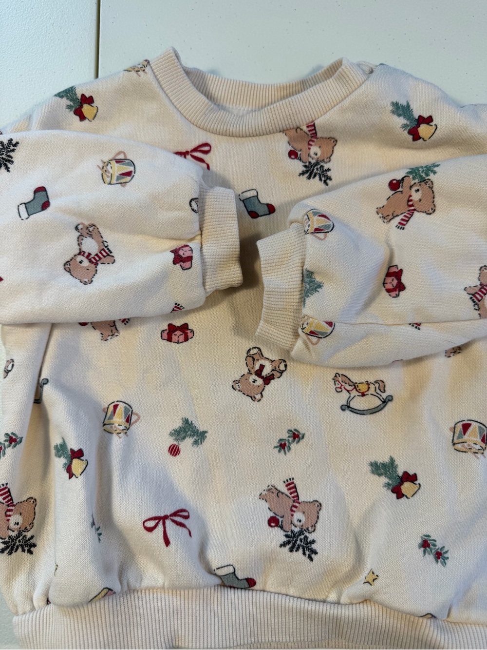 H&M Cream Pullover Sweatshirt with Festive Print - Picture 4 of 4